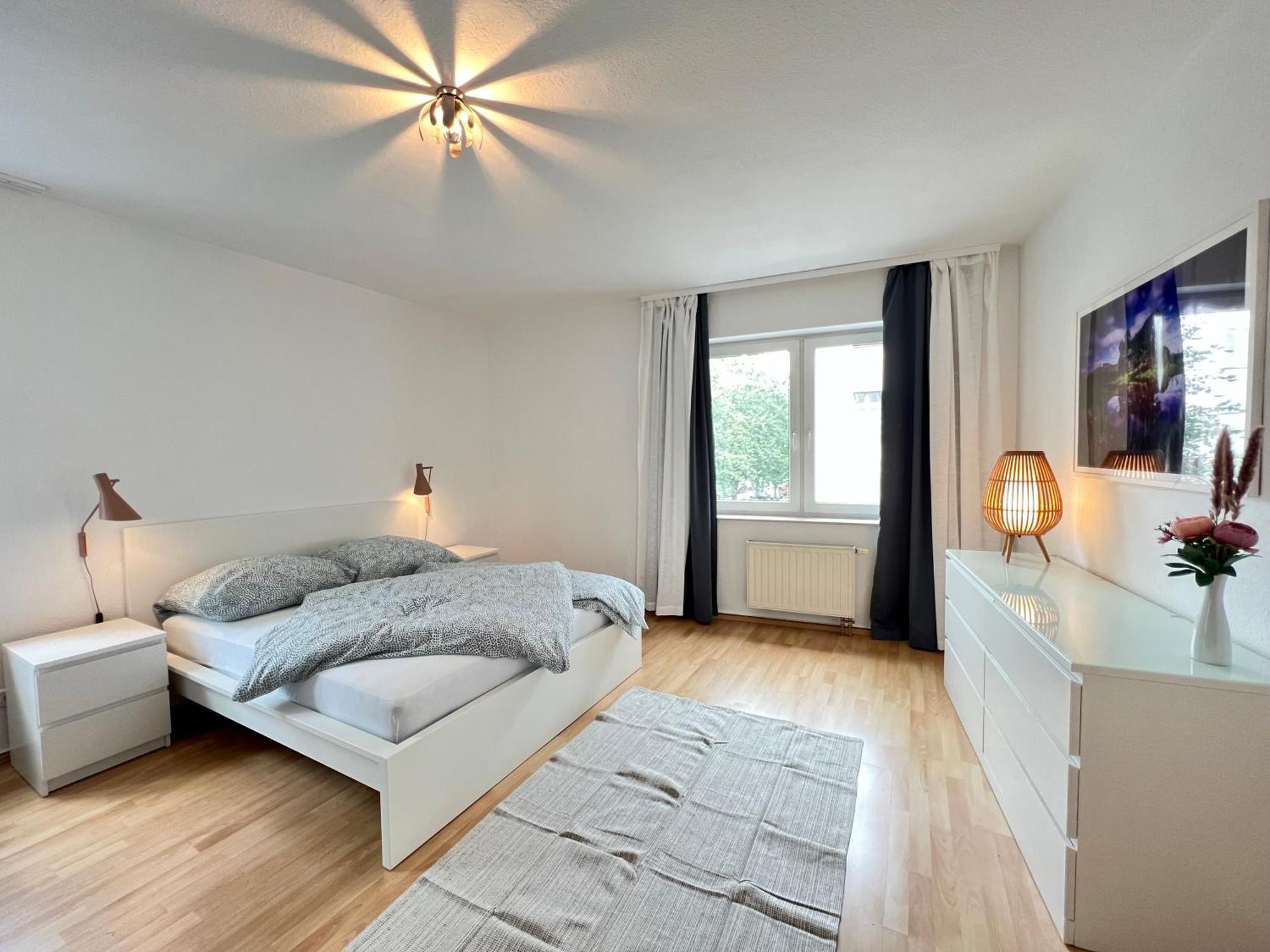 Vollausgestattet, Grosszuegig & Zentral Fuer Bis Zu 4 Apartment Magdeburg Luaran gambar