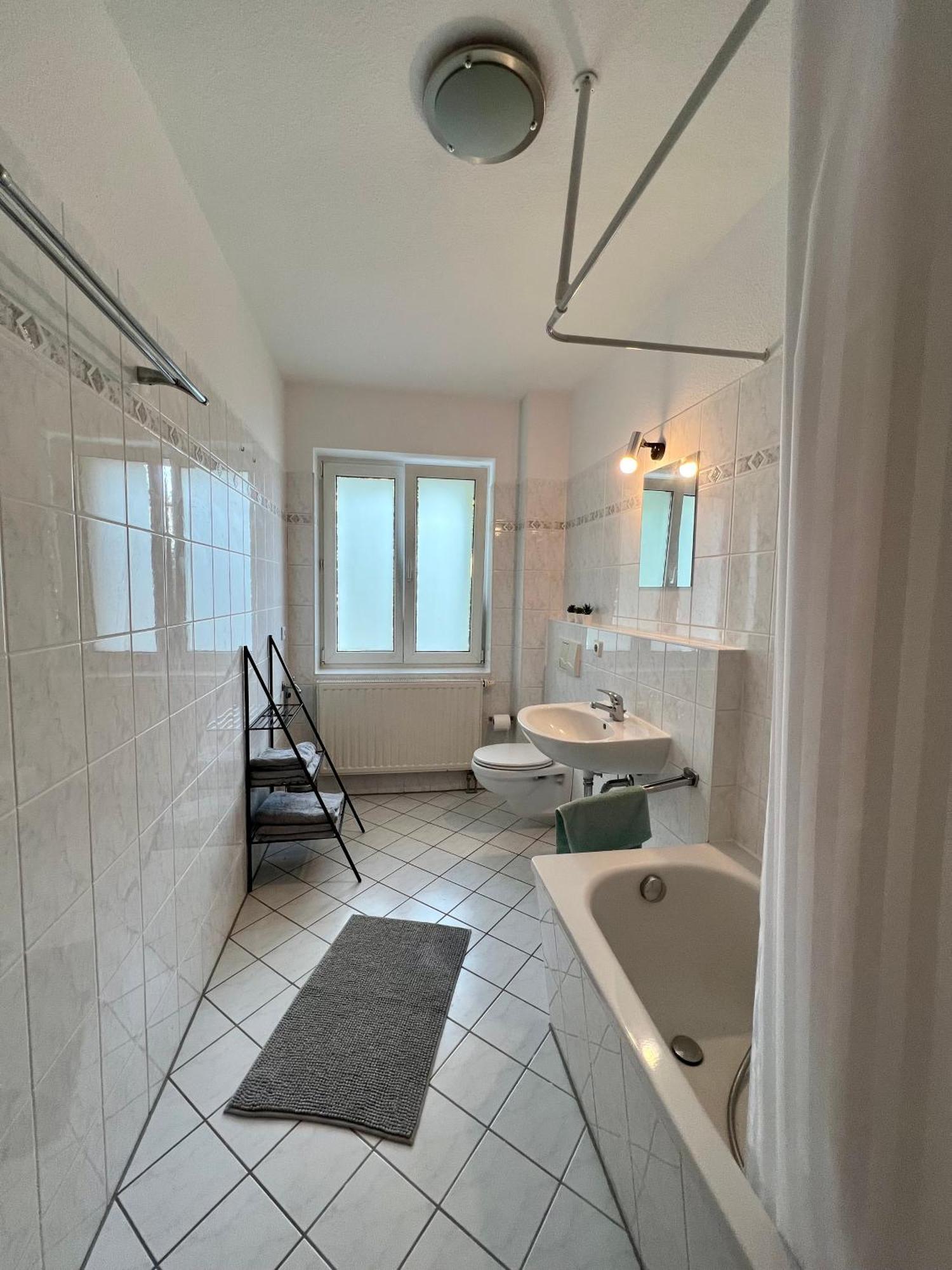 Vollausgestattet, Grosszuegig & Zentral Fuer Bis Zu 4 Apartment Magdeburg Luaran gambar